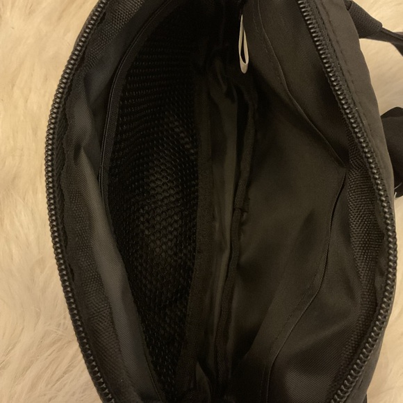 PINK Victoria’s Secret Belt Bag - Picture 9 of 10